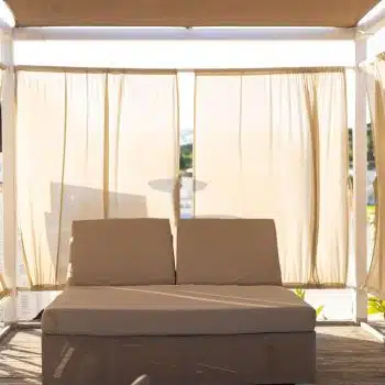 Kaliva sulla spiaggia