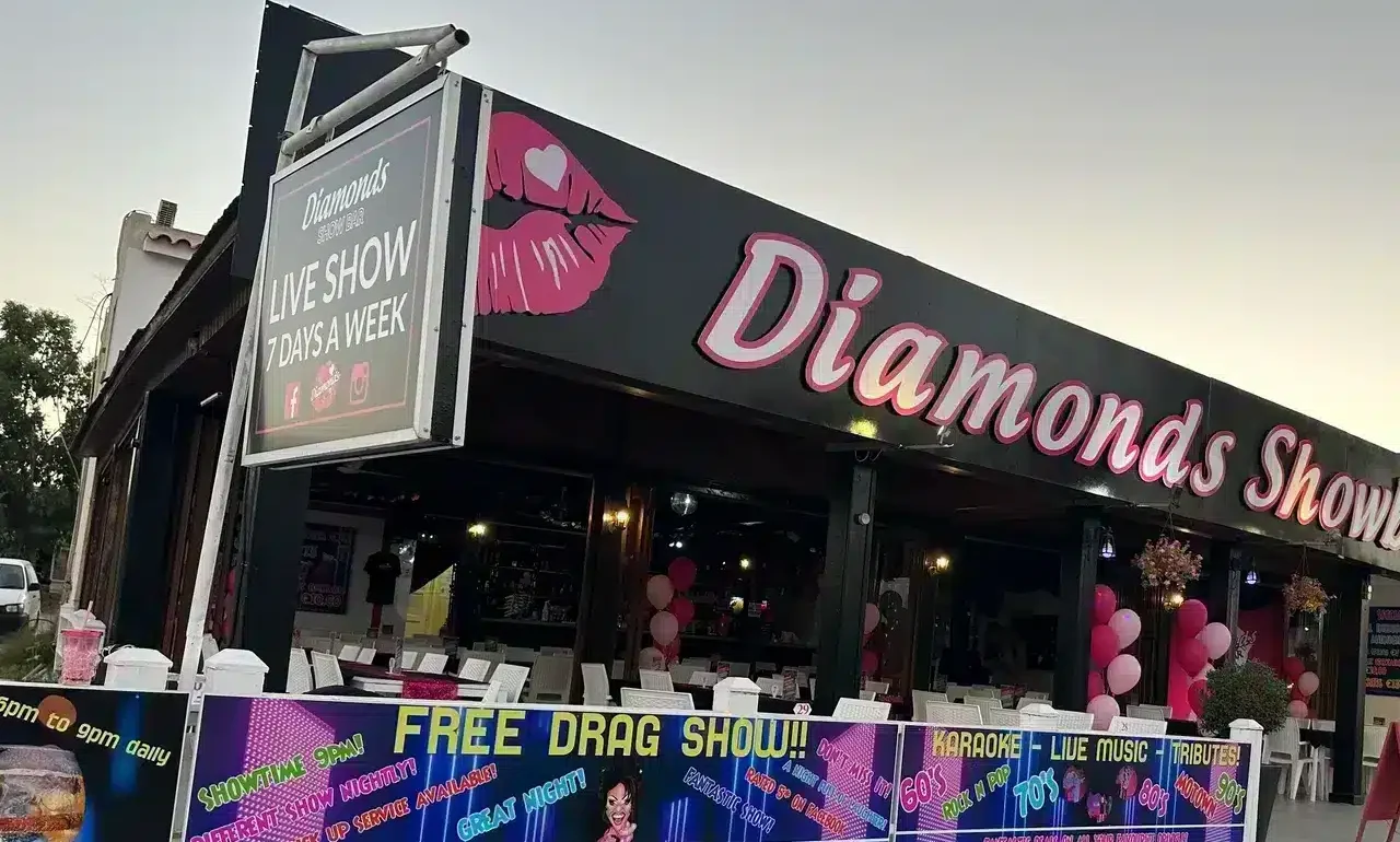 Diamonds Show Bar