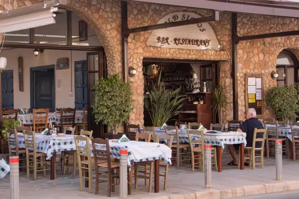 Old Simos Tavern