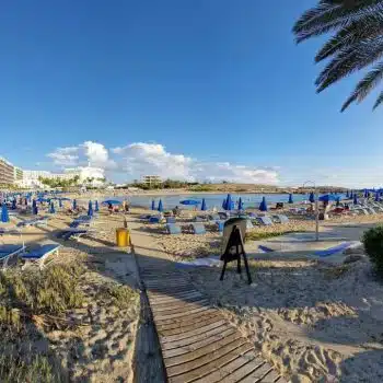 Vathia Gonia Beach