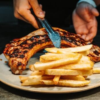 Knights Pub and Restaurant