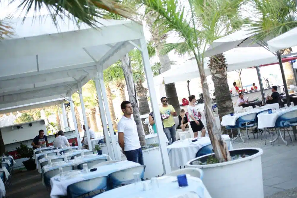 Ristorante sulla spiaggia di Zakos