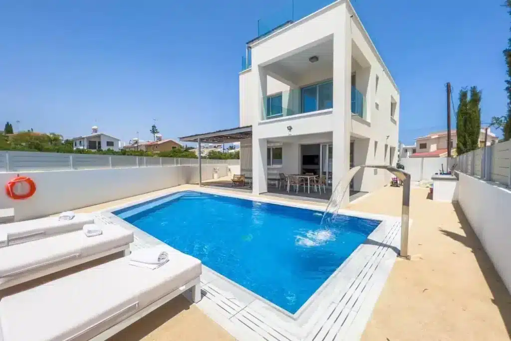 Discover the Best Villas in Cyprus: Luxury, Budget, and More